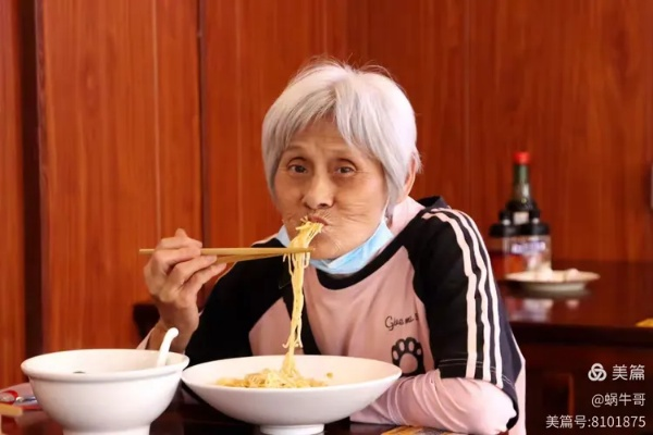 8 元餐食，母爱与生活的深度交织