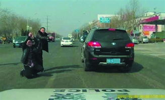 孩子触电晕倒家长拦停消防车，生命岂能儿戏？