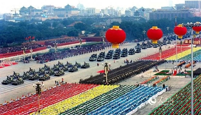 盛大阅兵仪式，庆祝胜利与和平的壮丽篇章