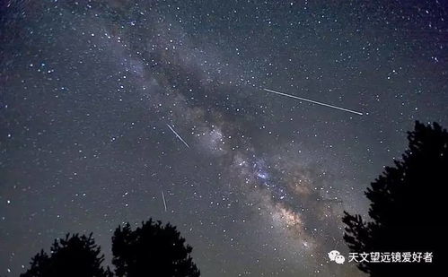 天琴座流星雨与星月共舞夜空